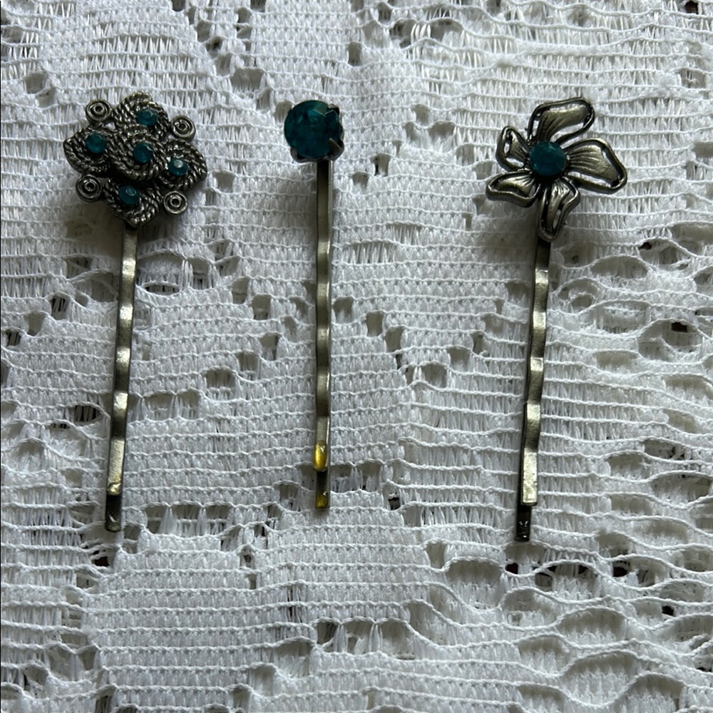 Source Unknown Silver and Blue Hair Accessories